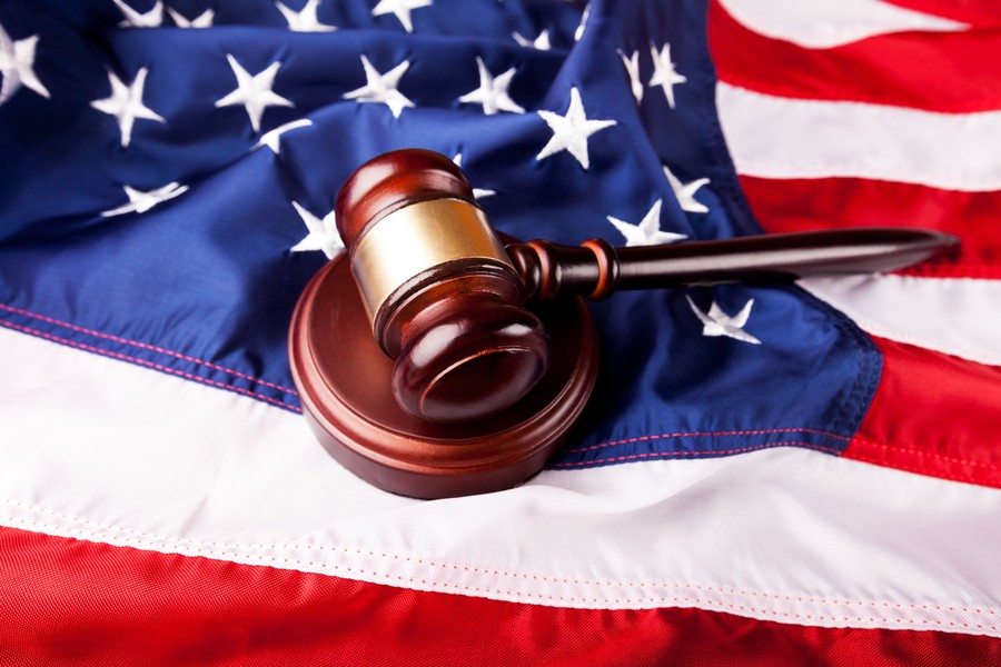 離婚糾葛：北京律師事務所探討醫(yī)療費用的法律解讀與分擔之道