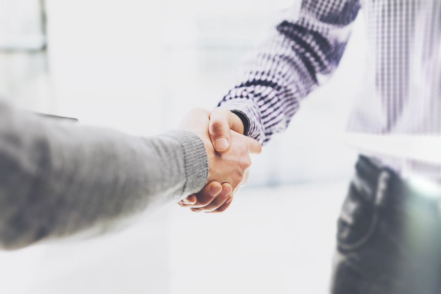 北京律師揭秘：勞動(dòng)合同法更側(cè)重保護(hù)企業(yè)還是勞動(dòng)者？